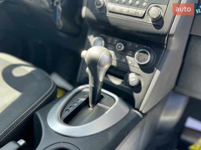 Красный Ниссан Кашкай, объемом двигателя 1.6 л и пробегом 116 тыс. км за 11200 $, фото 27 на Automoto.ua