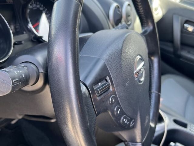 Красный Ниссан Кашкай, объемом двигателя 1.6 л и пробегом 80 тыс. км за 11200 $, фото 9 на Automoto.ua