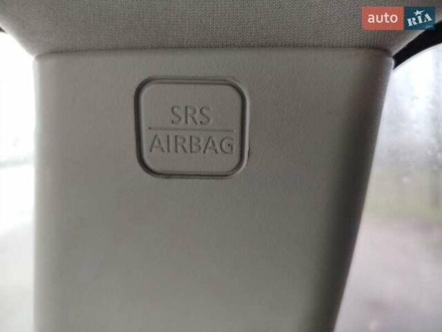 Красный Ниссан Кашкай, объемом двигателя 1.6 л и пробегом 214 тыс. км за 8999 $, фото 14 на Automoto.ua