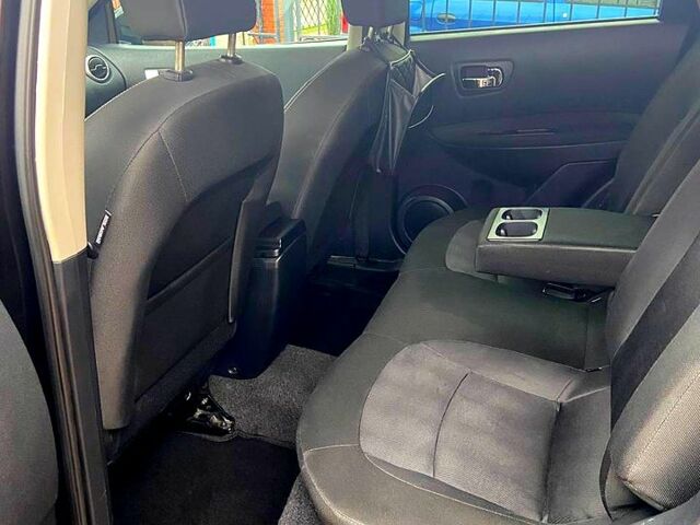 Красный Ниссан Кашкай, объемом двигателя 1.6 л и пробегом 126 тыс. км за 11700 $, фото 4 на Automoto.ua