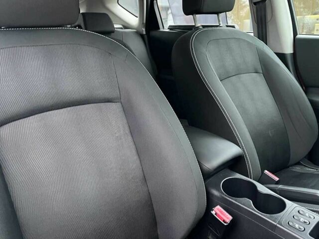 Красный Ниссан Кашкай, объемом двигателя 1.6 л и пробегом 116 тыс. км за 11200 $, фото 23 на Automoto.ua