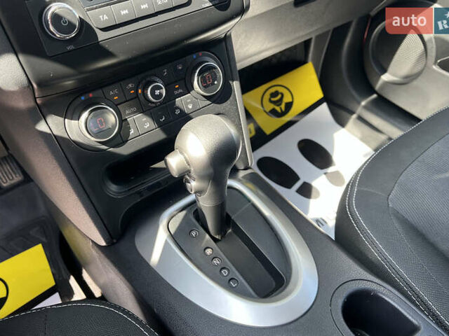 Красный Ниссан Кашкай, объемом двигателя 1.6 л и пробегом 116 тыс. км за 11200 $, фото 14 на Automoto.ua