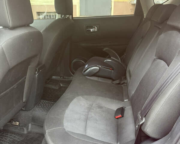 Красный Ниссан Кашкай, объемом двигателя 1.6 л и пробегом 165 тыс. км за 12000 $, фото 7 на Automoto.ua