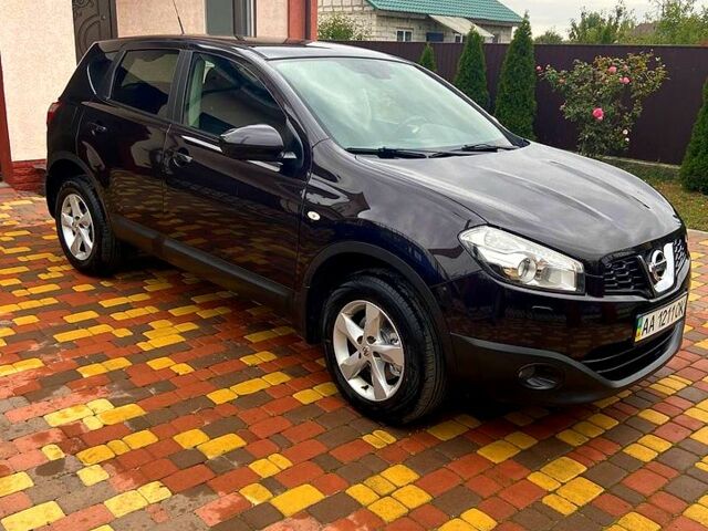 Красный Ниссан Кашкай, объемом двигателя 1.6 л и пробегом 126 тыс. км за 11700 $, фото 10 на Automoto.ua