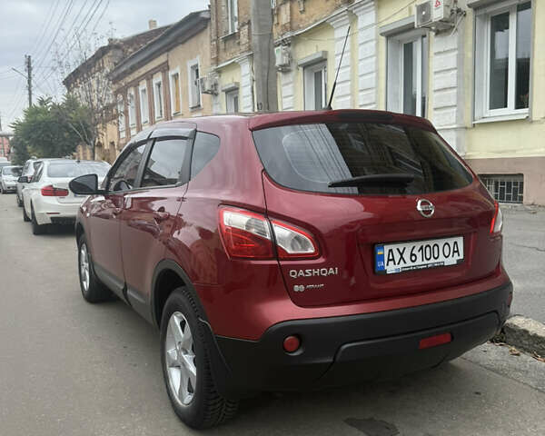 Красный Ниссан Кашкай, объемом двигателя 1.6 л и пробегом 165 тыс. км за 12000 $, фото 4 на Automoto.ua