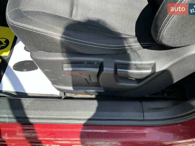 Красный Ниссан Кашкай, объемом двигателя 1.6 л и пробегом 116 тыс. км за 11200 $, фото 11 на Automoto.ua