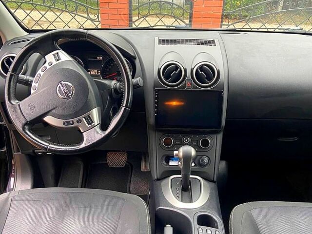 Красный Ниссан Кашкай, объемом двигателя 1.6 л и пробегом 126 тыс. км за 11700 $, фото 3 на Automoto.ua