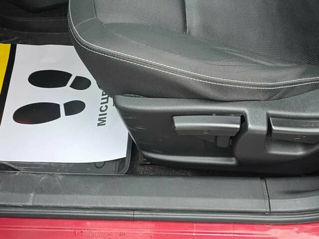 Красный Ниссан Кашкай, объемом двигателя 1.6 л и пробегом 116 тыс. км за 11200 $, фото 20 на Automoto.ua