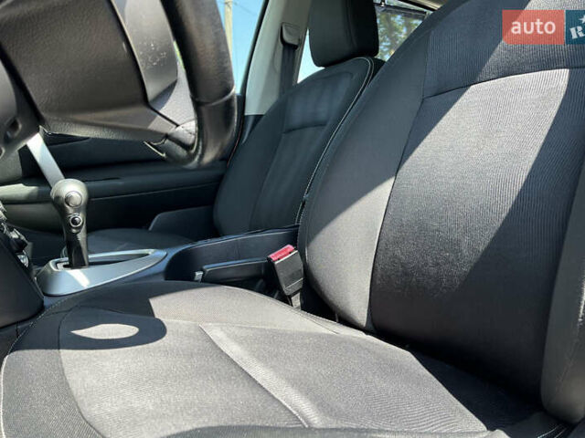 Красный Ниссан Кашкай, объемом двигателя 1.6 л и пробегом 116 тыс. км за 11200 $, фото 10 на Automoto.ua