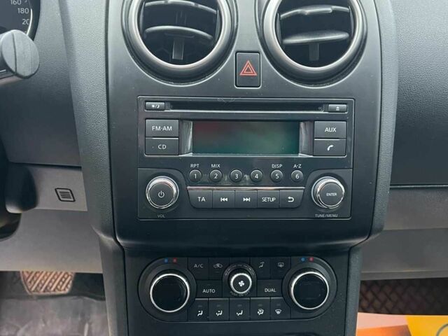 Красный Ниссан Кашкай, объемом двигателя 1.6 л и пробегом 116 тыс. км за 11200 $, фото 12 на Automoto.ua