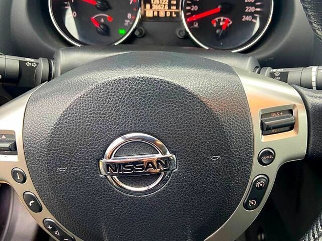 Красный Ниссан Кашкай, объемом двигателя 1.6 л и пробегом 126 тыс. км за 11700 $, фото 1 на Automoto.ua