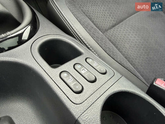 Красный Ниссан Кашкай, объемом двигателя 1.5 л и пробегом 140 тыс. км за 12800 $, фото 26 на Automoto.ua