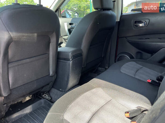 Красный Ниссан Кашкай, объемом двигателя 1.6 л и пробегом 116 тыс. км за 11200 $, фото 19 на Automoto.ua