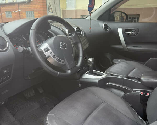 Красный Ниссан Кашкай, объемом двигателя 1.6 л и пробегом 165 тыс. км за 12000 $, фото 6 на Automoto.ua