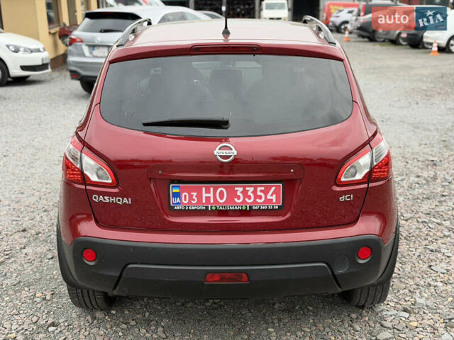 Красный Ниссан Кашкай, объемом двигателя 1.5 л и пробегом 140 тыс. км за 12800 $, фото 5 на Automoto.ua