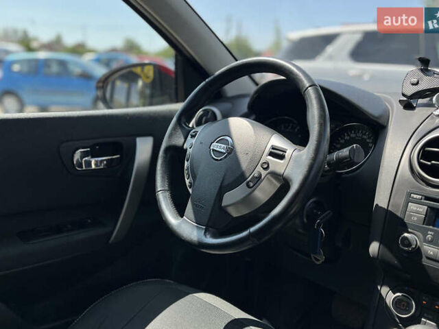 Красный Ниссан Кашкай, объемом двигателя 1.6 л и пробегом 116 тыс. км за 11200 $, фото 28 на Automoto.ua
