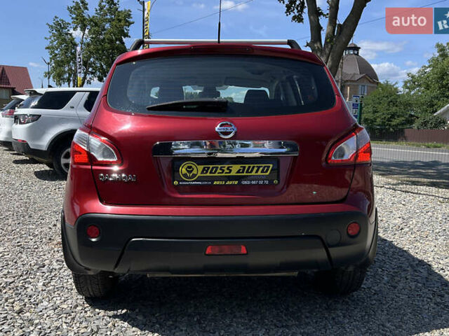 Красный Ниссан Кашкай, объемом двигателя 1.6 л и пробегом 116 тыс. км за 11200 $, фото 4 на Automoto.ua