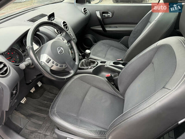 Красный Ниссан Кашкай, объемом двигателя 1.5 л и пробегом 140 тыс. км за 12800 $, фото 13 на Automoto.ua