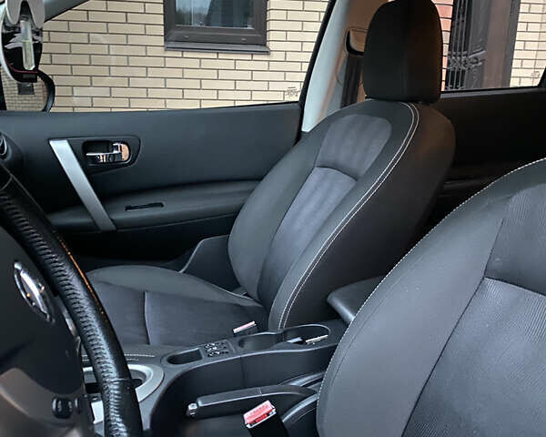 Червоний Ніссан Кашкай, об'ємом двигуна 1.6 л та пробігом 108 тис. км за 12000 $, фото 9 на Automoto.ua