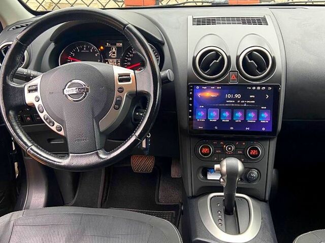 Красный Ниссан Кашкай, объемом двигателя 1.6 л и пробегом 126 тыс. км за 11700 $, фото 2 на Automoto.ua