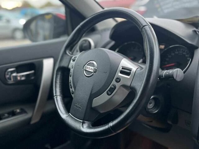 Красный Ниссан Кашкай, объемом двигателя 1.6 л и пробегом 116 тыс. км за 11200 $, фото 17 на Automoto.ua