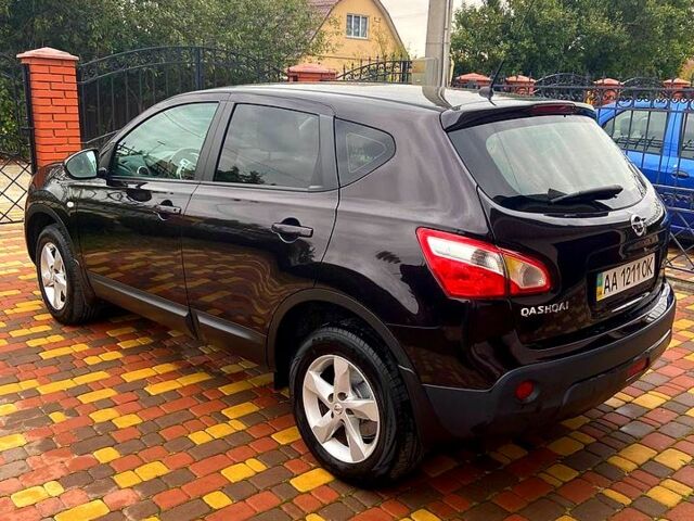 Красный Ниссан Кашкай, объемом двигателя 1.6 л и пробегом 126 тыс. км за 11700 $, фото 8 на Automoto.ua