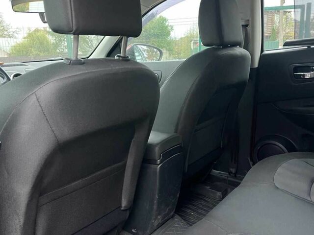 Красный Ниссан Кашкай, объемом двигателя 1.6 л и пробегом 116 тыс. км за 11200 $, фото 21 на Automoto.ua