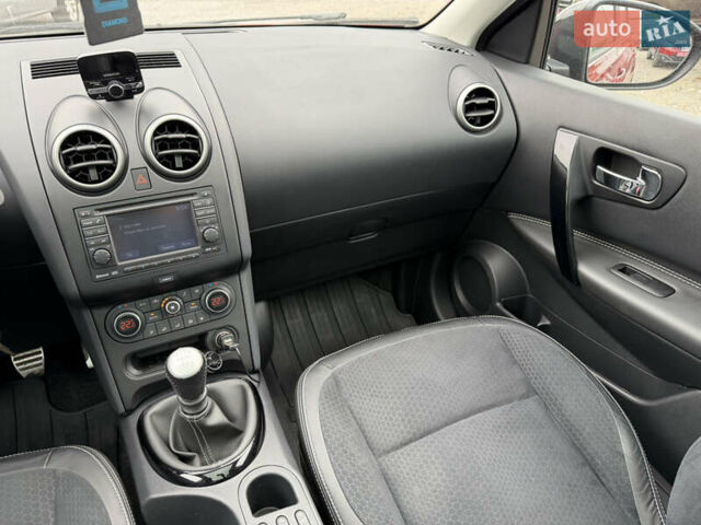 Красный Ниссан Кашкай, объемом двигателя 1.5 л и пробегом 140 тыс. км за 12800 $, фото 25 на Automoto.ua