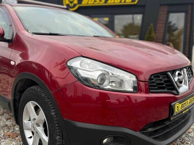 Красный Ниссан Кашкай, объемом двигателя 1.6 л и пробегом 116 тыс. км за 11200 $, фото 1 на Automoto.ua