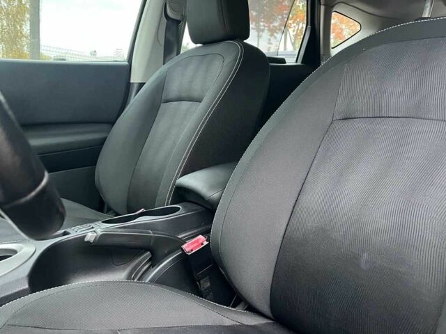 Красный Ниссан Кашкай, объемом двигателя 1.6 л и пробегом 116 тыс. км за 11200 $, фото 19 на Automoto.ua