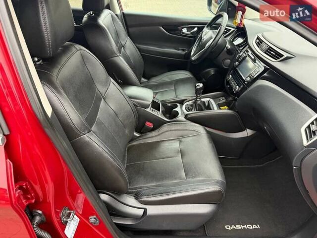Красный Ниссан Кашкай, объемом двигателя 1.5 л и пробегом 228 тыс. км за 14500 $, фото 20 на Automoto.ua