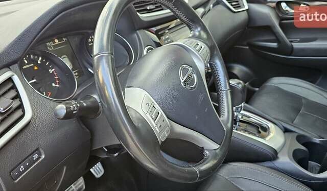 Красный Ниссан Кашкай, объемом двигателя 1.6 л и пробегом 233 тыс. км за 14850 $, фото 33 на Automoto.ua