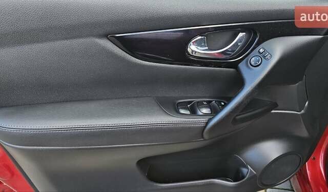 Красный Ниссан Кашкай, объемом двигателя 1.6 л и пробегом 233 тыс. км за 14850 $, фото 18 на Automoto.ua