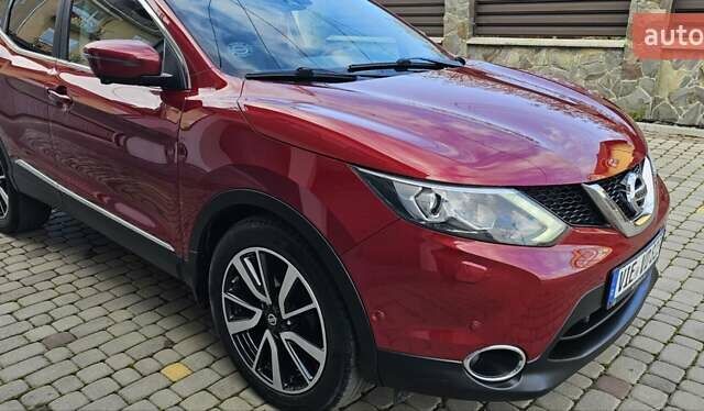 Красный Ниссан Кашкай, объемом двигателя 1.6 л и пробегом 233 тыс. км за 14850 $, фото 5 на Automoto.ua