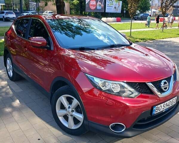 Красный Ниссан Кашкай, объемом двигателя 1.2 л и пробегом 111 тыс. км за 12500 $, фото 7 на Automoto.ua