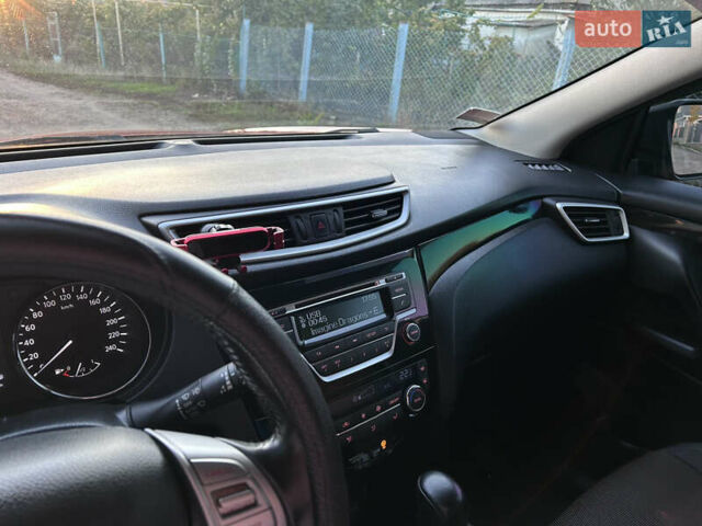 Красный Ниссан Кашкай, объемом двигателя 1.6 л и пробегом 126 тыс. км за 15300 $, фото 13 на Automoto.ua