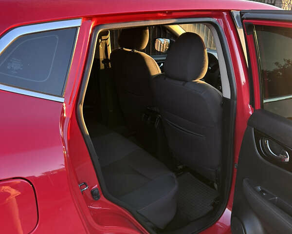 Красный Ниссан Кашкай, объемом двигателя 1.6 л и пробегом 126 тыс. км за 15300 $, фото 8 на Automoto.ua