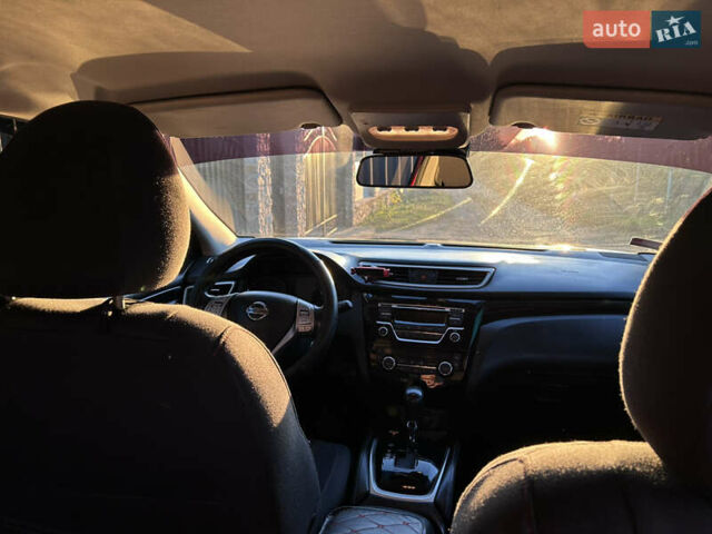 Красный Ниссан Кашкай, объемом двигателя 1.6 л и пробегом 126 тыс. км за 15300 $, фото 9 на Automoto.ua
