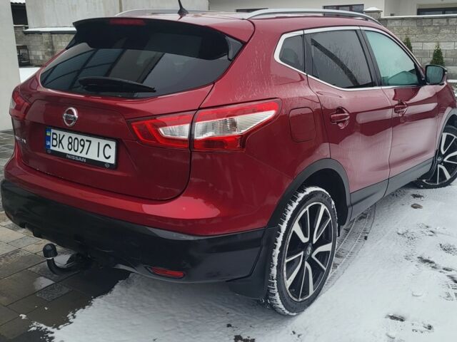 Красный Ниссан Кашкай, объемом двигателя 1.6 л и пробегом 125 тыс. км за 13500 $, фото 2 на Automoto.ua