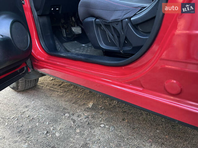 Красный Ниссан Кашкай, объемом двигателя 1.6 л и пробегом 126 тыс. км за 15300 $, фото 11 на Automoto.ua