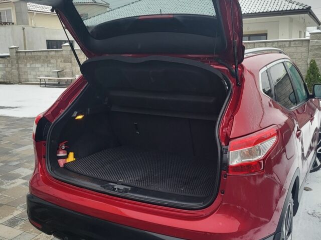 Красный Ниссан Кашкай, объемом двигателя 1.6 л и пробегом 125 тыс. км за 13500 $, фото 5 на Automoto.ua