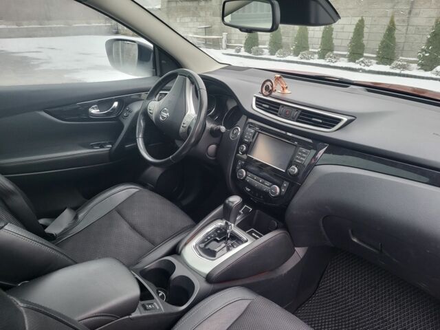 Красный Ниссан Кашкай, объемом двигателя 1.6 л и пробегом 125 тыс. км за 13500 $, фото 13 на Automoto.ua