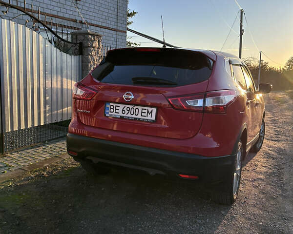 Красный Ниссан Кашкай, объемом двигателя 1.6 л и пробегом 126 тыс. км за 15300 $, фото 2 на Automoto.ua