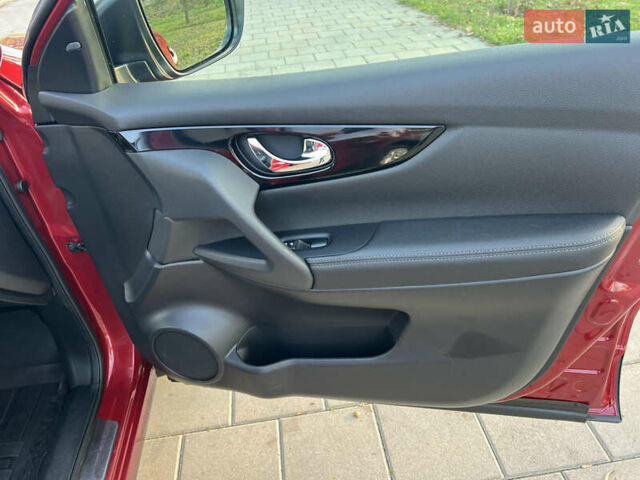 Красный Ниссан Кашкай, объемом двигателя 1.6 л и пробегом 105 тыс. км за 16600 $, фото 56 на Automoto.ua