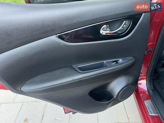 Красный Ниссан Кашкай, объемом двигателя 1.6 л и пробегом 105 тыс. км за 16600 $, фото 60 на Automoto.ua