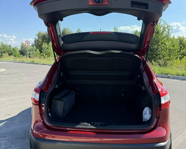 Червоний Ніссан Кашкай, об'ємом двигуна 1.2 л та пробігом 56 тис. км за 15000 $, фото 19 на Automoto.ua