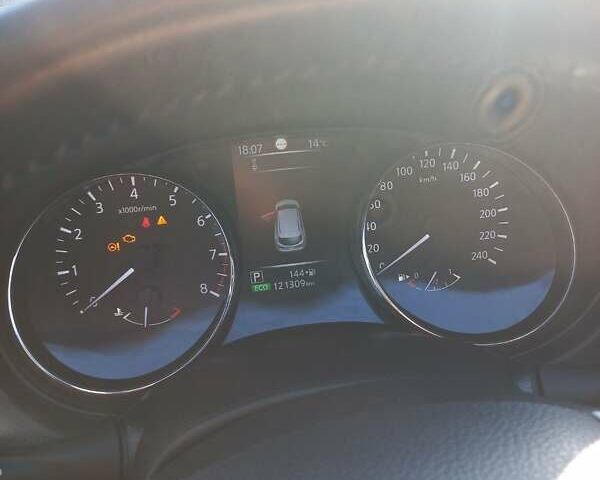 Красный Ниссан Кашкай, объемом двигателя 1.2 л и пробегом 120 тыс. км за 13800 $, фото 4 на Automoto.ua