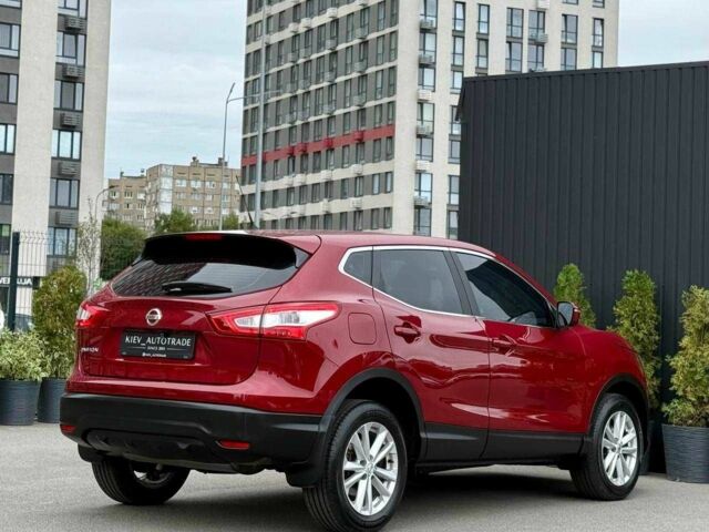 Красный Ниссан Кашкай, объемом двигателя 1.2 л и пробегом 70 тыс. км за 14300 $, фото 2 на Automoto.ua