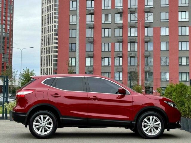 Красный Ниссан Кашкай, объемом двигателя 1.2 л и пробегом 70 тыс. км за 14300 $, фото 3 на Automoto.ua