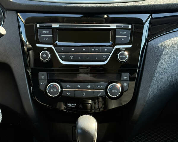 Червоний Ніссан Кашкай, об'ємом двигуна 1.2 л та пробігом 56 тис. км за 15000 $, фото 10 на Automoto.ua